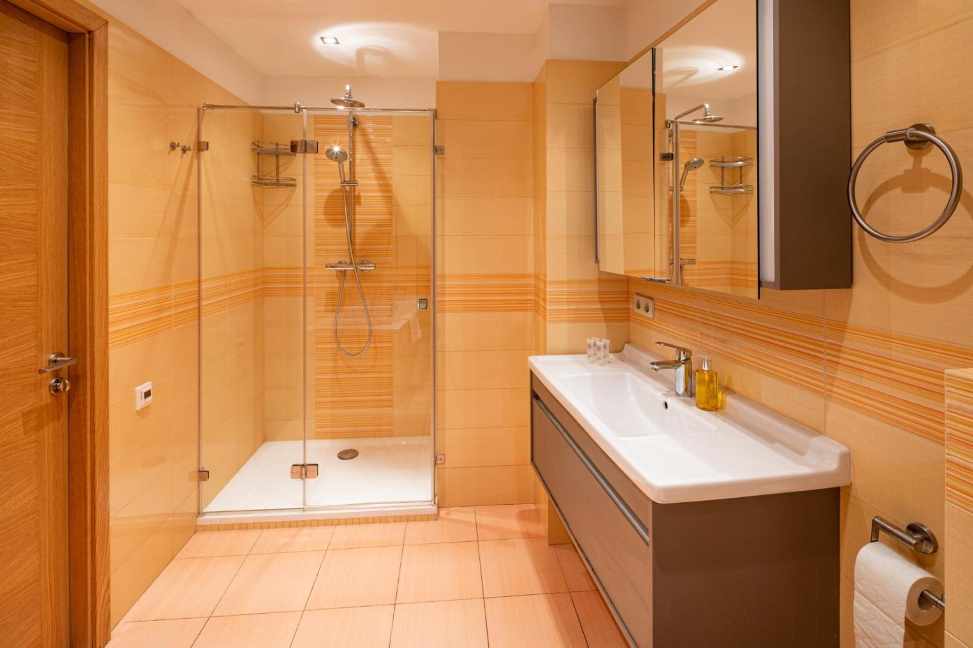 Old Riga Two Bedroom Apartment At Galleria ภายนอก รูปภาพ