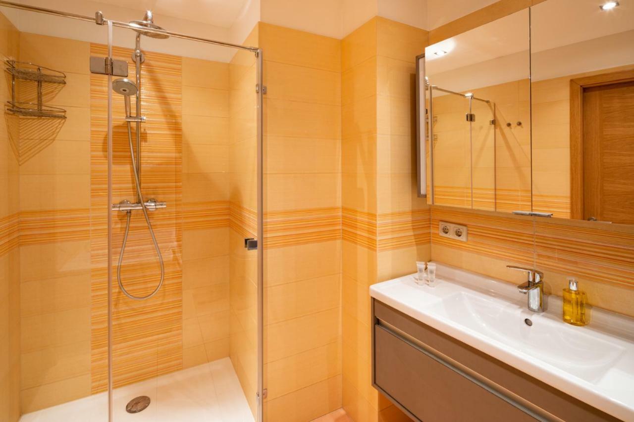 Old Riga Two Bedroom Apartment At Galleria ภายนอก รูปภาพ