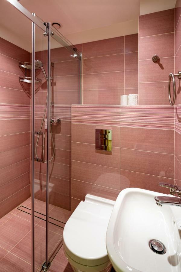 Old Riga Two Bedroom Apartment At Galleria ภายนอก รูปภาพ