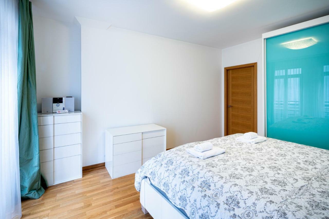 Old Riga Two Bedroom Apartment At Galleria ภายนอก รูปภาพ